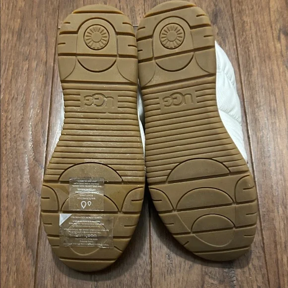 UGG Women's Ankle Boots in White - Picture 7 of 8